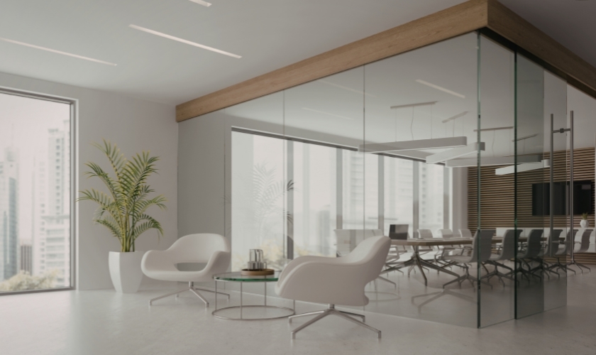 Frameless office glass partition in Dubai meeting room with clear panels and modern hardware